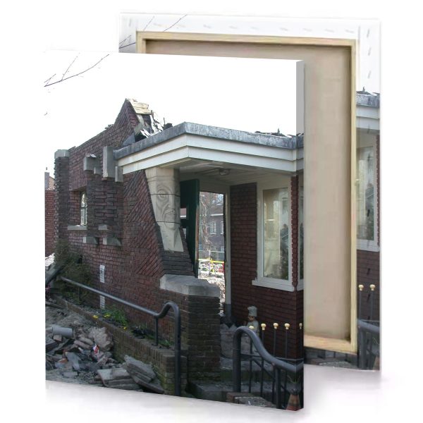 a house with roof taupe canvas - Image 4